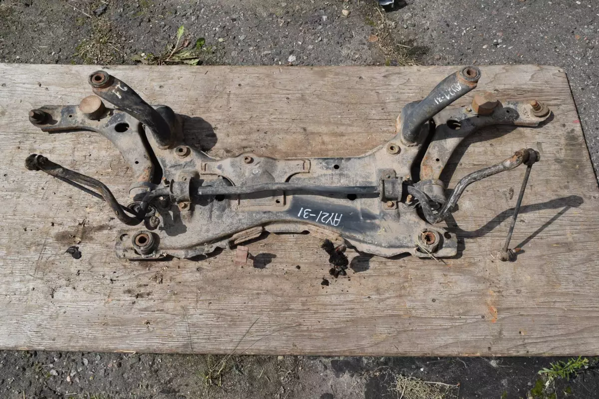 Балка подвески передняя (подрамник) к Mazda 3 2006