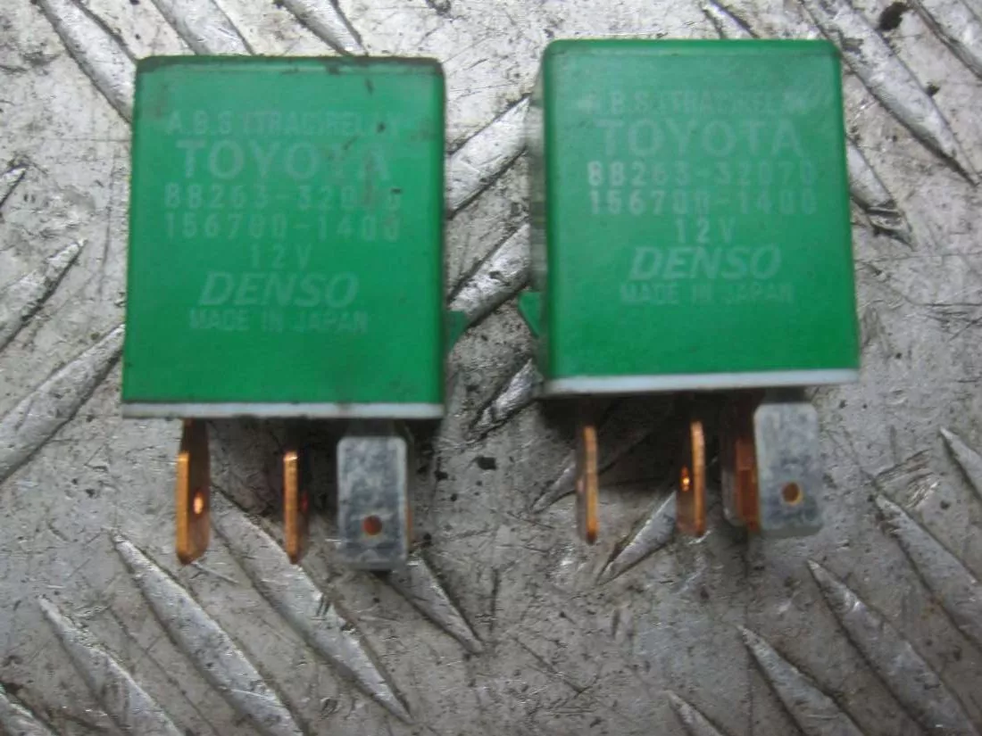 Реле (прочие) к Toyota Prius 2006