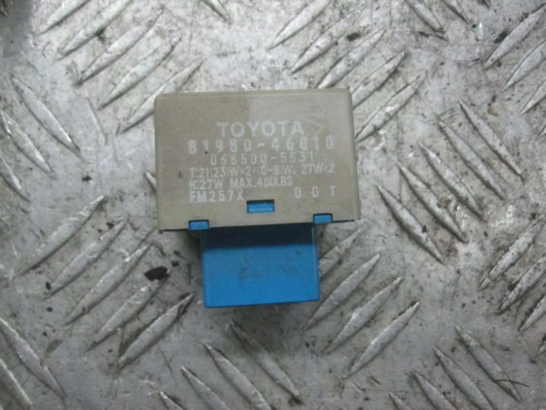Реле поворотов к Toyota Prius 2006