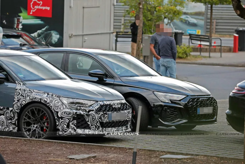 Обновленный Audi RS3 поймали рядом с нынешней моделью
