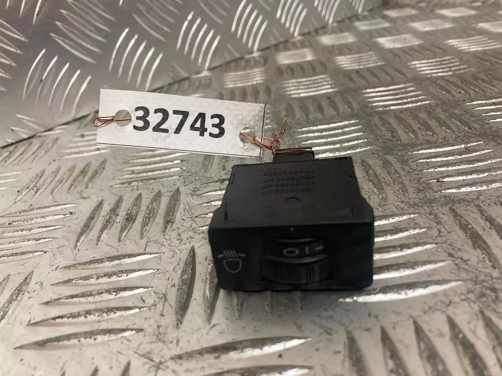 Кнопка корректора фар к Peugeot 307 2002