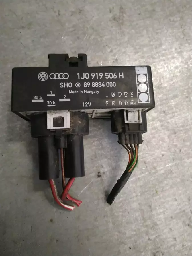 Реле вентилятора к Audi A3 1997
