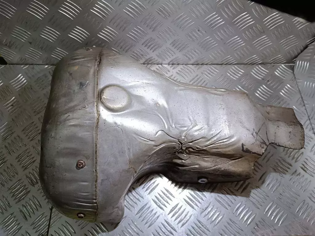 Тепловой экран глушителя к Ford Mondeo 2002