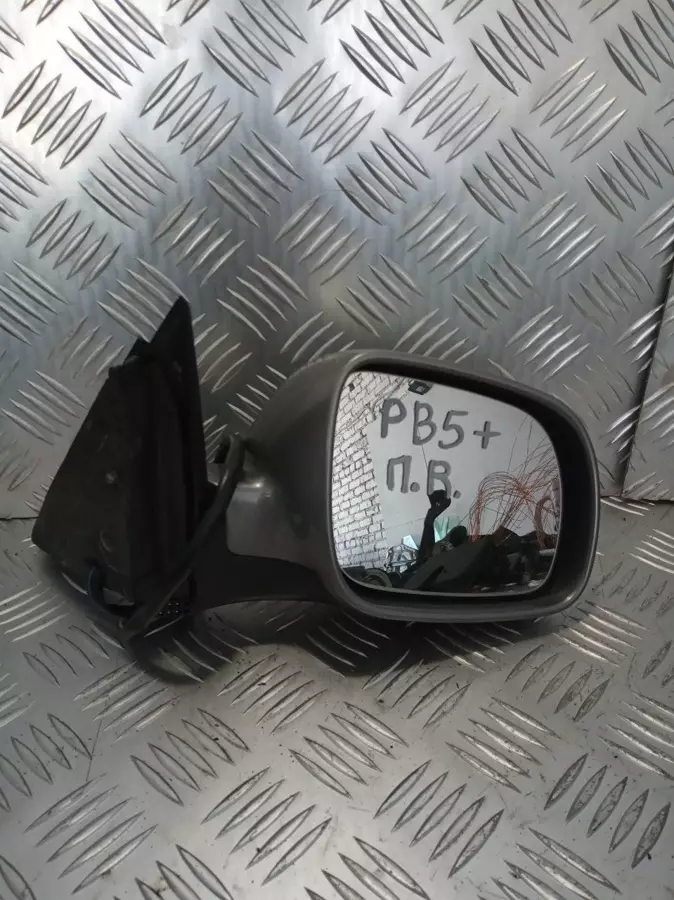Зеркало наружное правое к Volkswagen Passat 2003