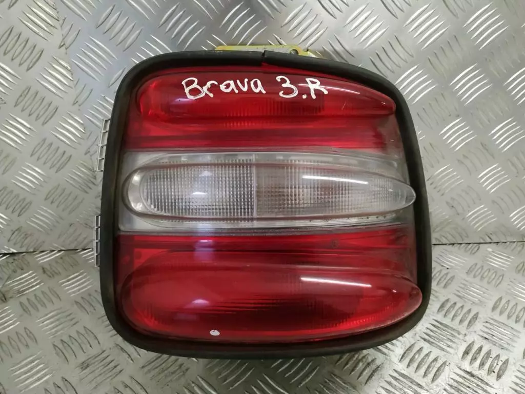 Фонарь задний правый к Fiat Brava 1996