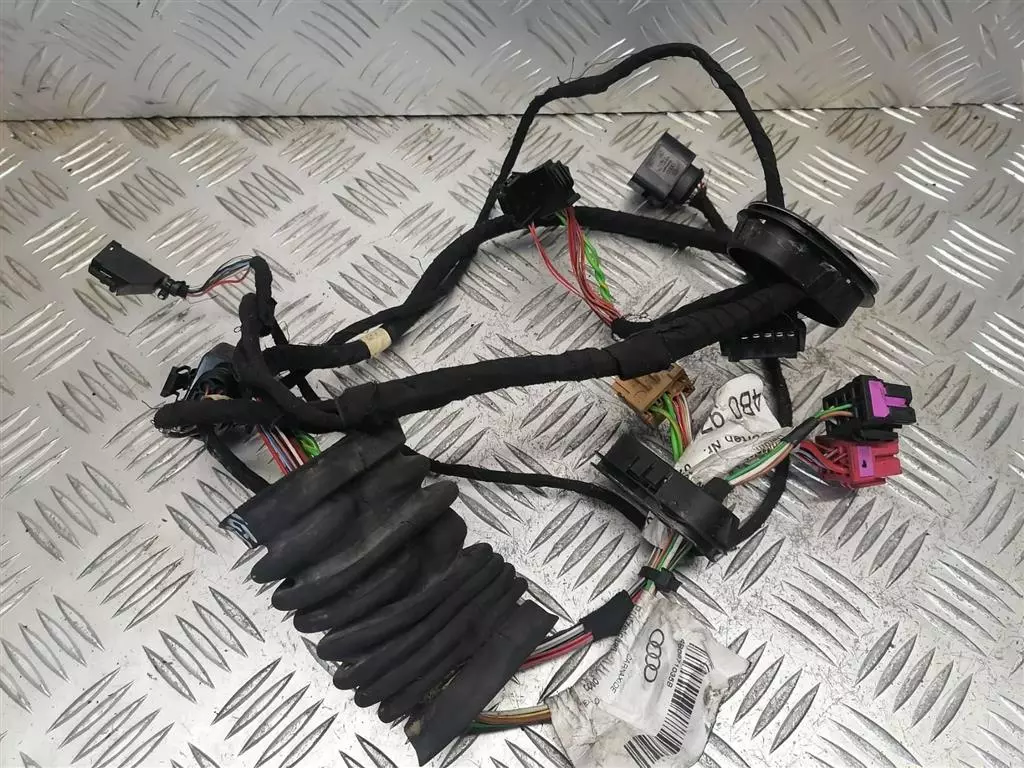 Проводка двери к Audi A6 1997