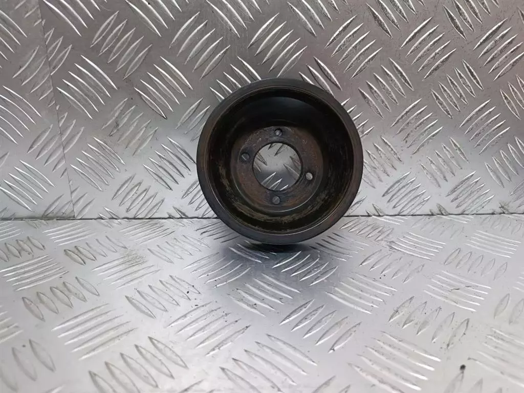 Шкив помпы к BMW  2002