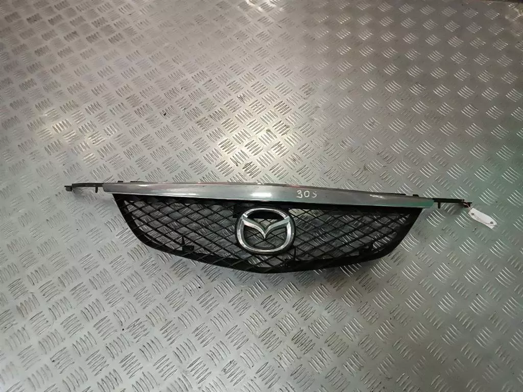 Решетка радиатора к Mazda Premacy 2001