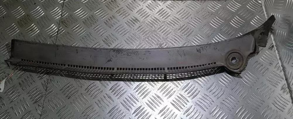 Дождевик к Volkswagen Passat 1992