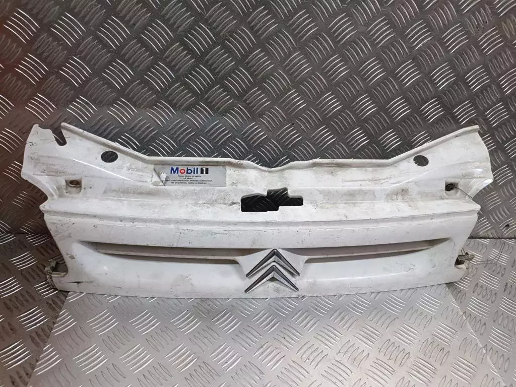 Решетка радиатора к Citroen Berlingo 1999