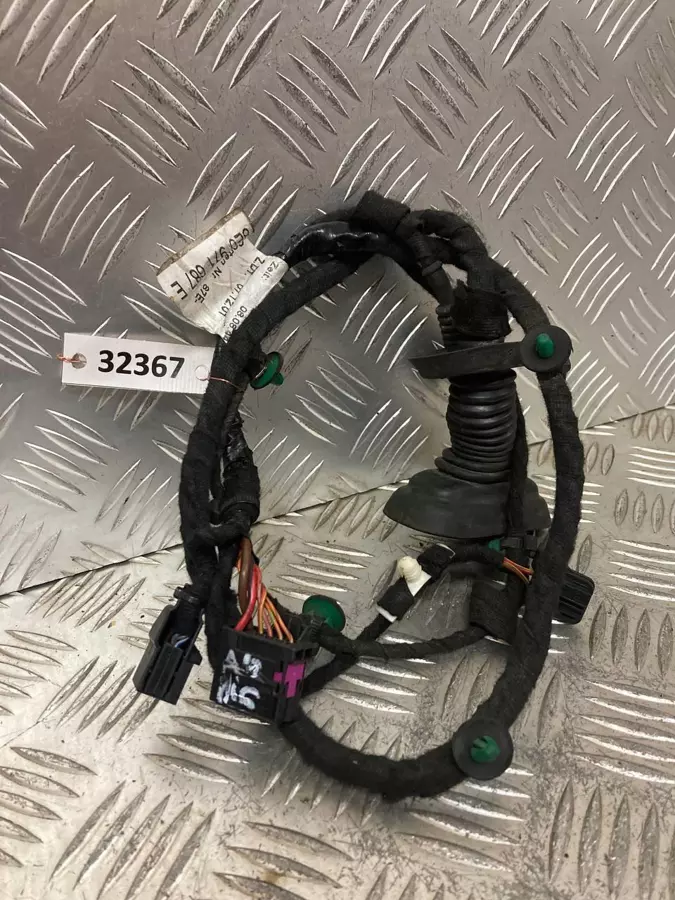 Проводка двери к Audi A4 2001