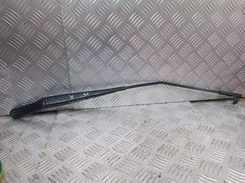 Щеткодержатель к Volkswagen Caddy 2005