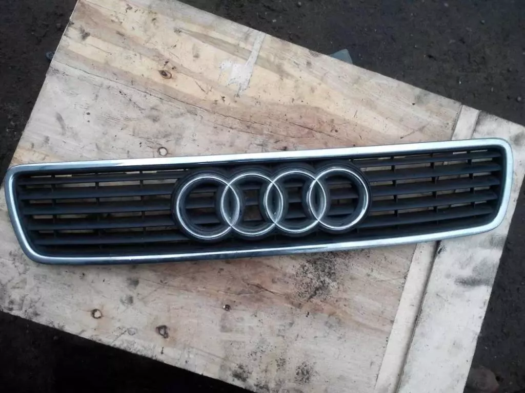 Рамка капота к Audi A4 1999
