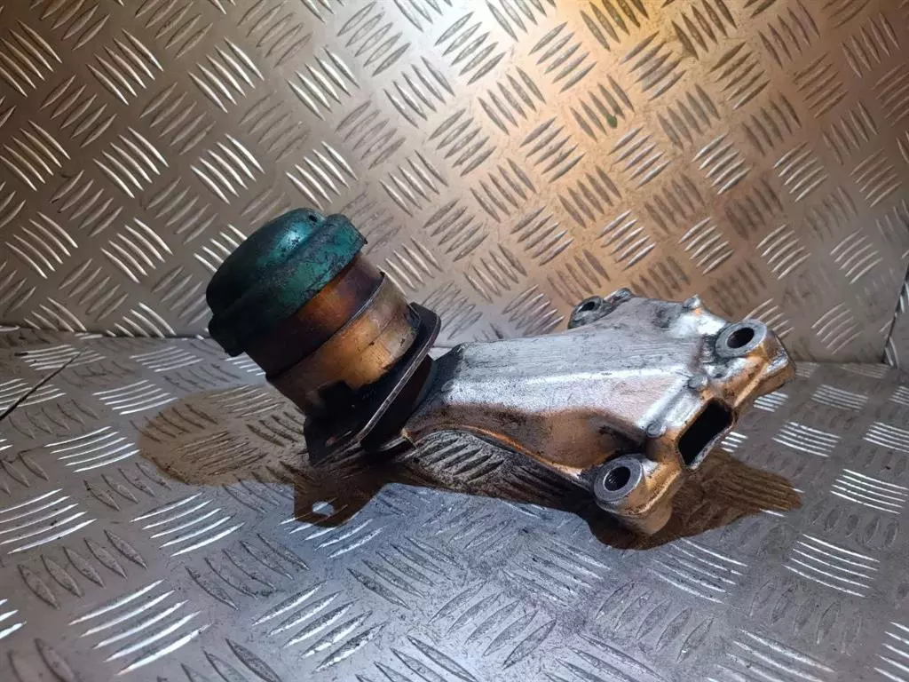 Кронштейн КПП к Citroen C5 2004