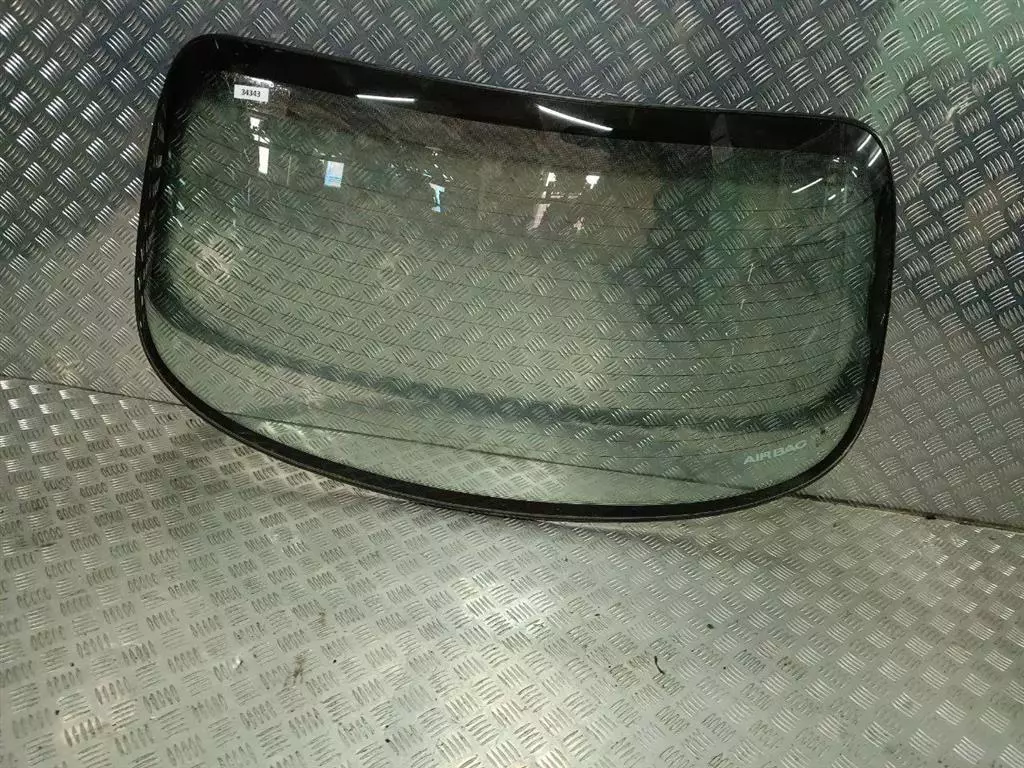 Стекло заднее к Kia Clarus 1997