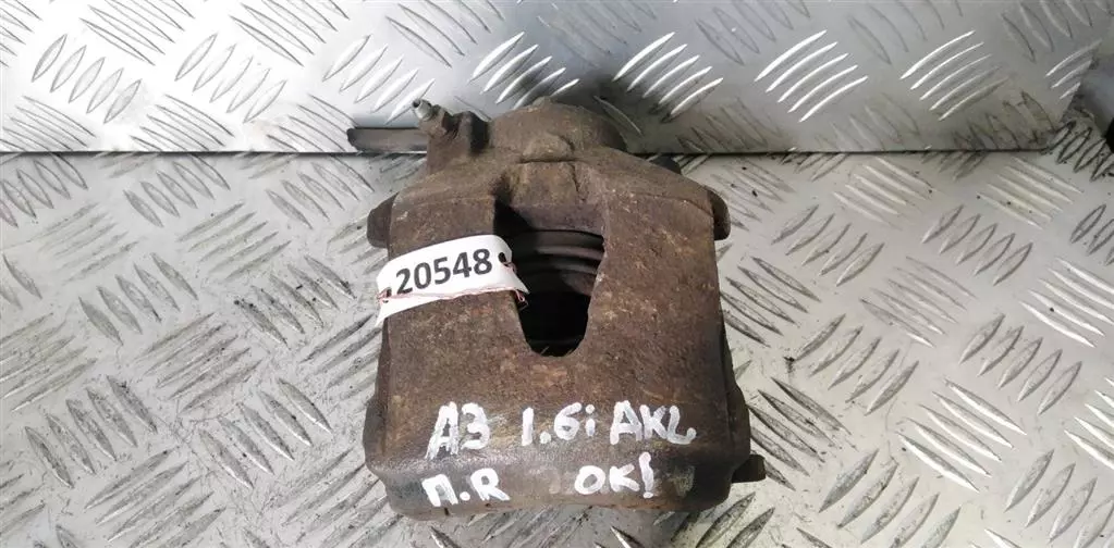 Суппорт передний правый к Audi A3 1999