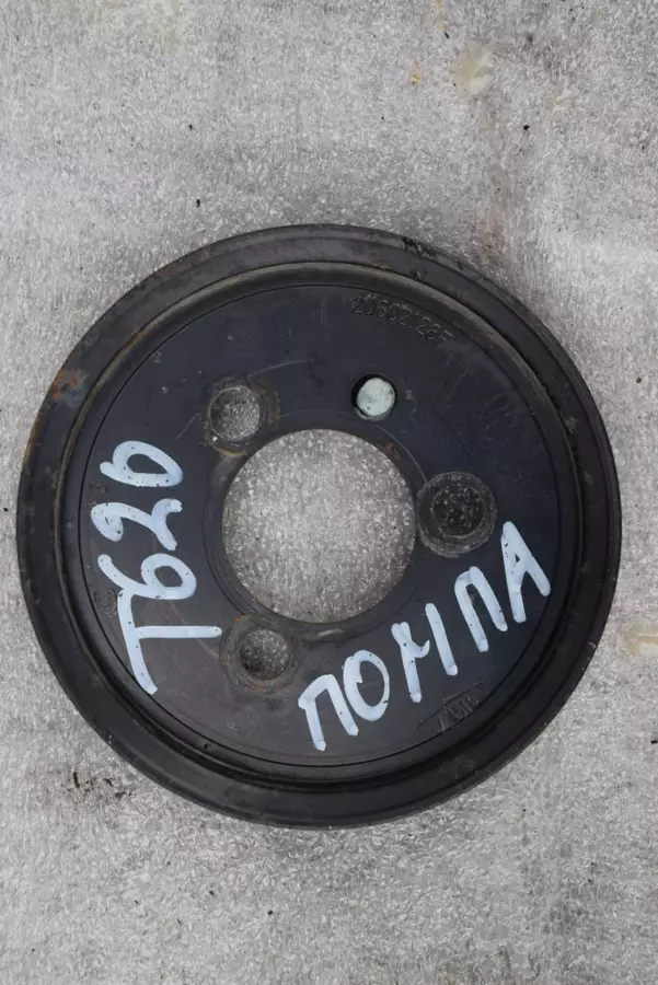 Шкив помпы к Chrysler Voyager 1993
