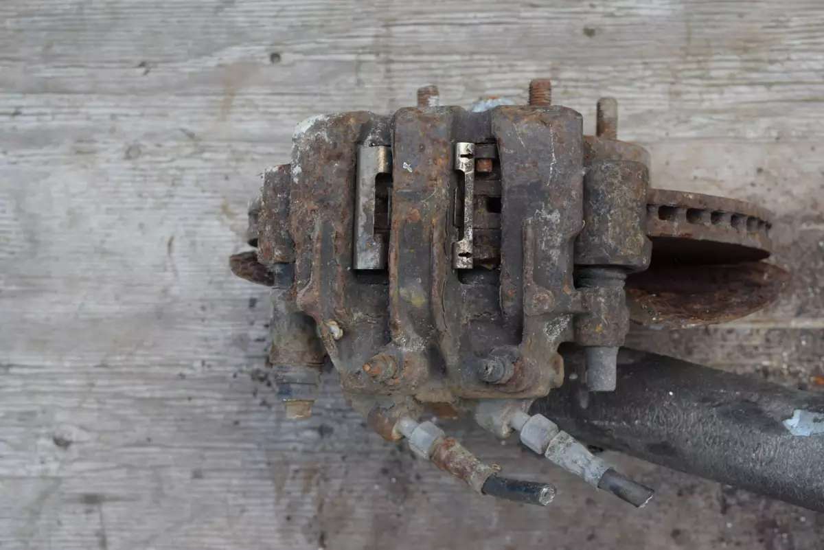 Суппорт передний правый к Volvo 940 1991