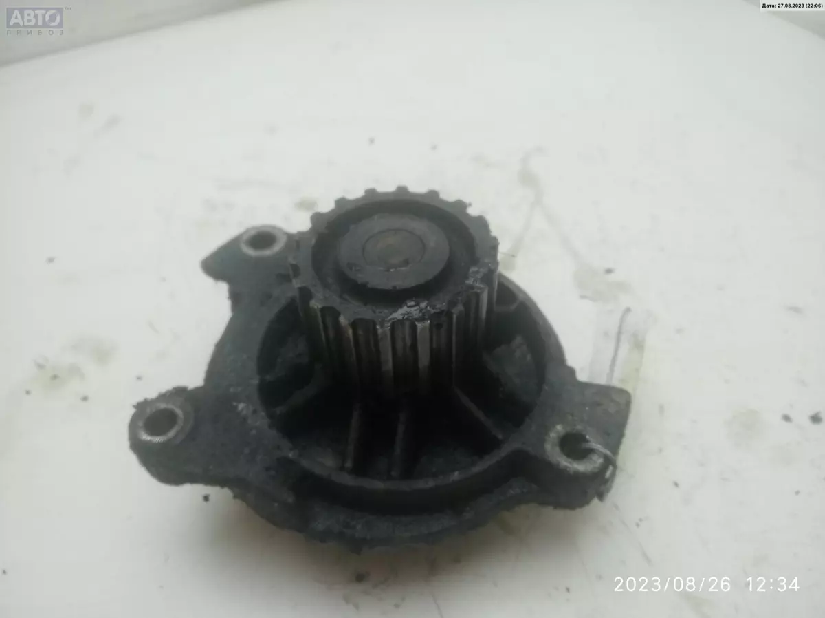Помпа к Volkswagen Transporter 1998