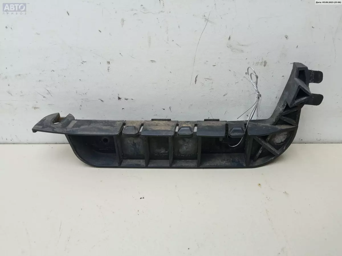 Кронштейн крыла  к Honda Civic 2001