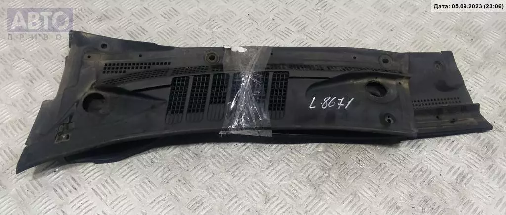 Дождевик к Nissan Almera Tino 2000