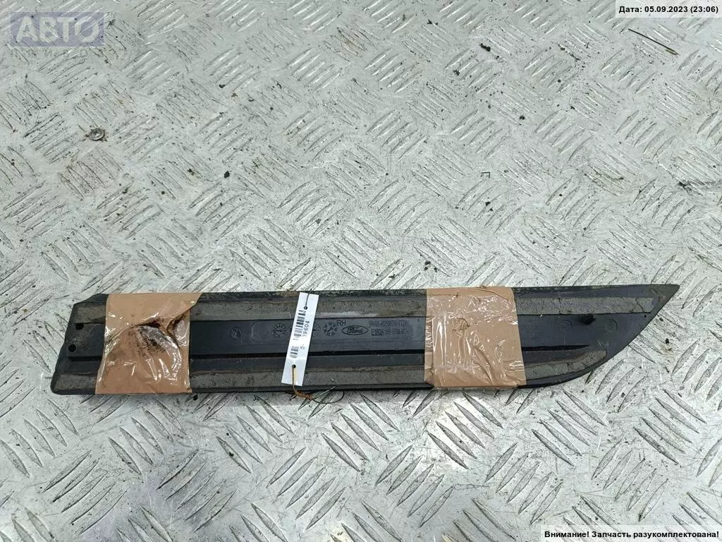 Молдинг крыла к Ford Focus 2001