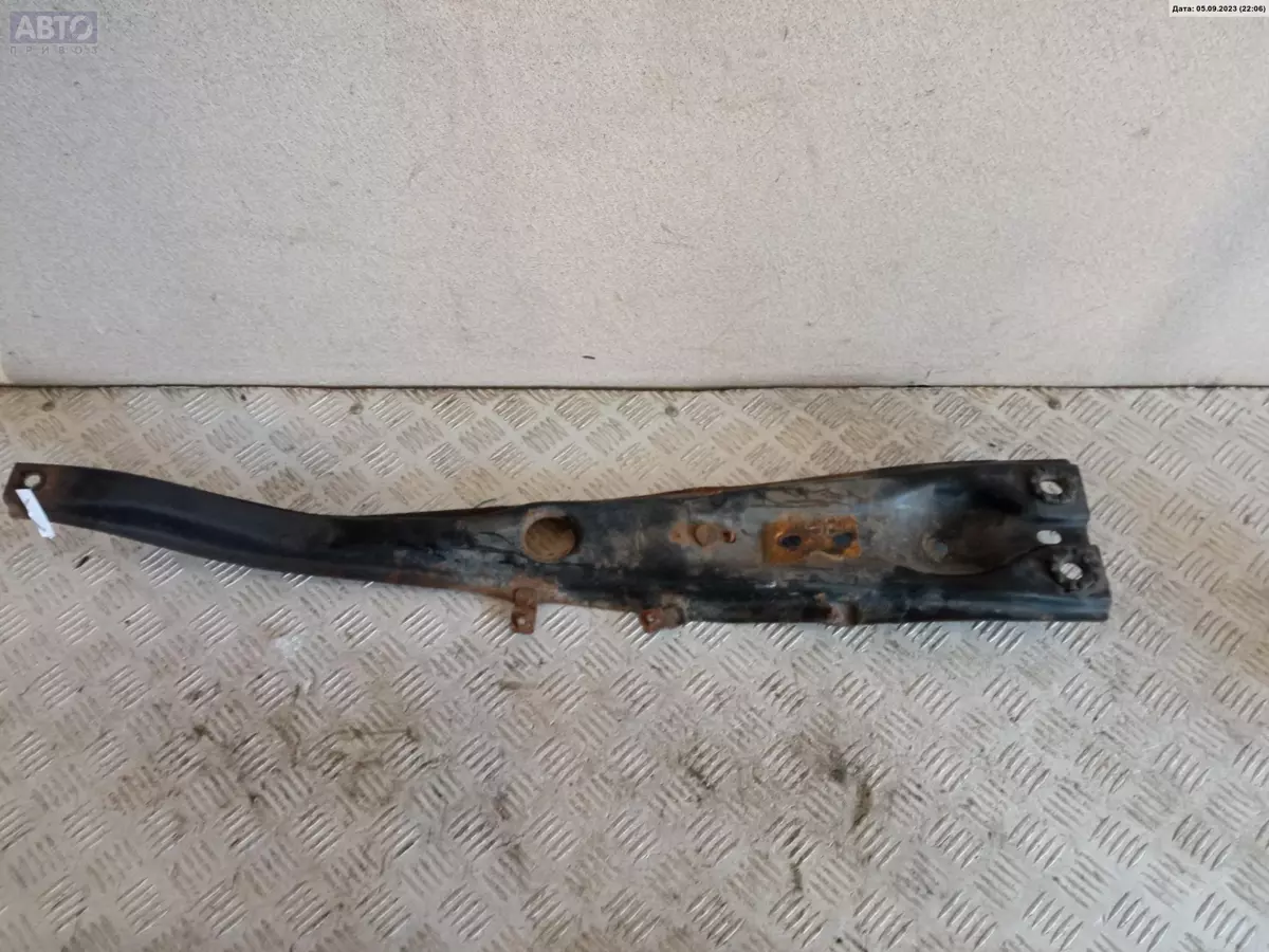 Балка под радиатор к Mazda Premacy 2003