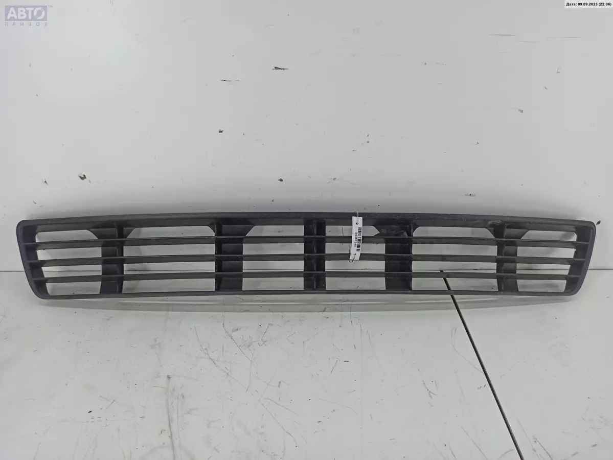 Решетка бампера к Audi A4 1997