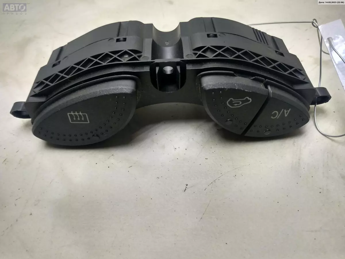 Кнопка  к Ford Focus 2001