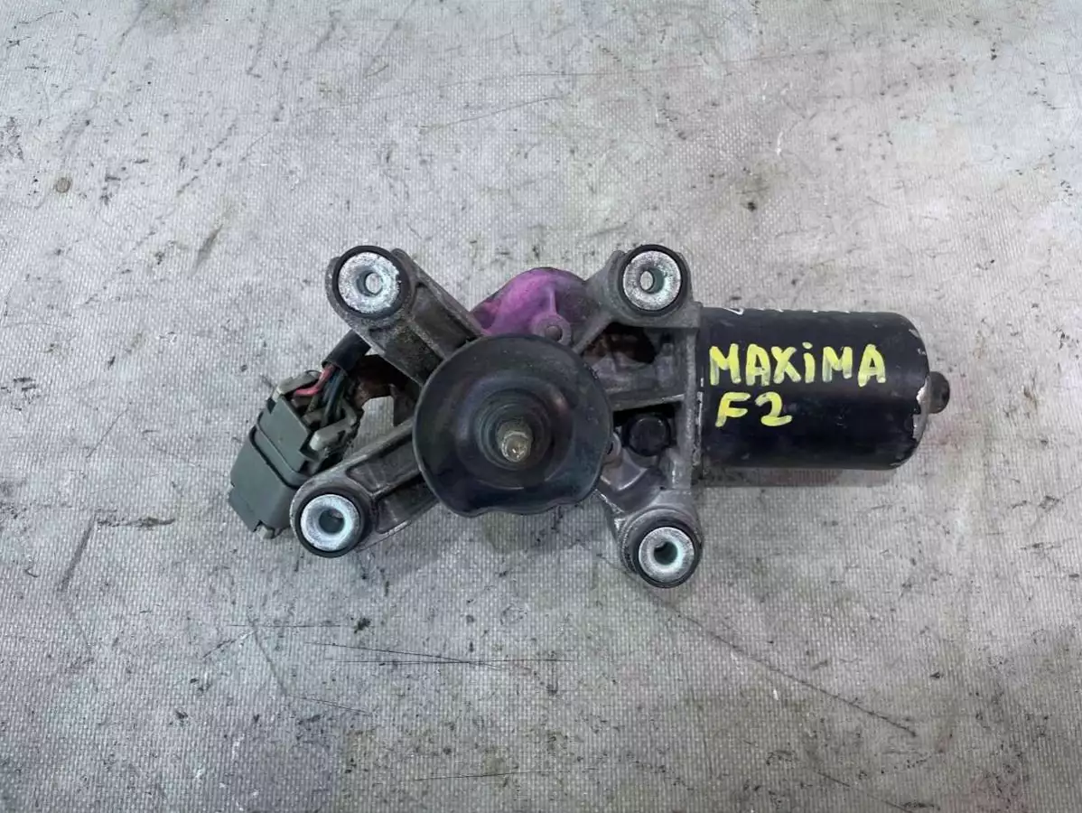Моторчик стеклоочистителя  к Nissan Maxima 1999