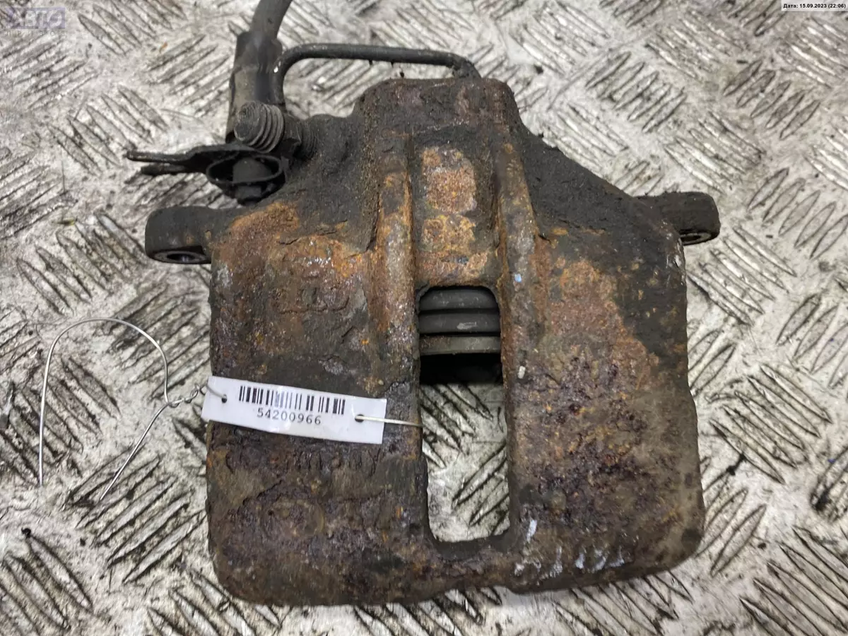 Суппорт к Audi A4 1997