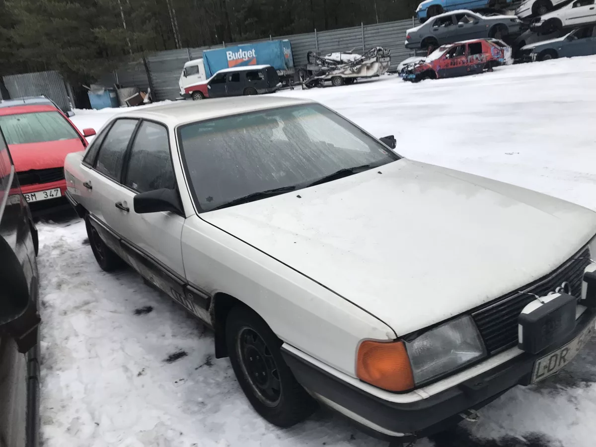 Ручка внутренняя задняя правая к Audi 100 1983