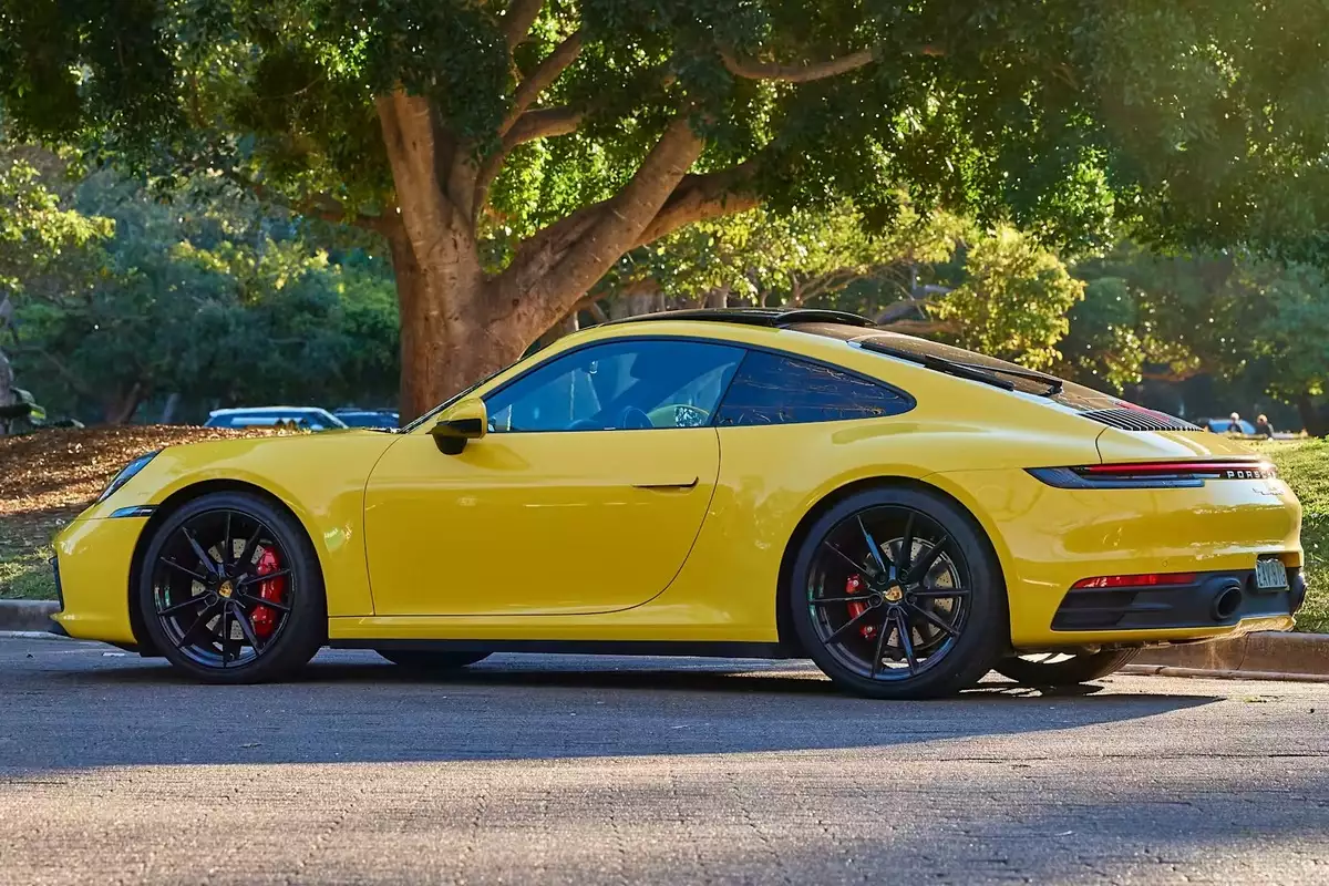 Porsche за 42.000 евро оформили на инвалида, чтобы сэкономить на растаможке