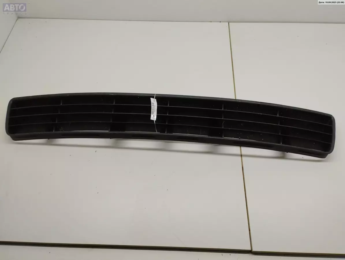 Решетка бампера к Audi A4 1997
