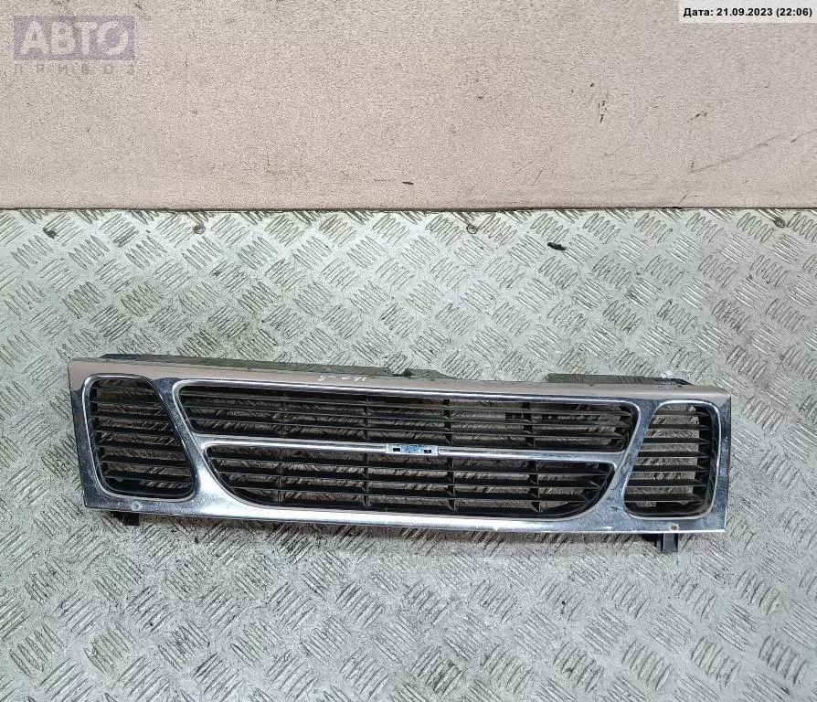 Решетка радиатора к Saab 900 1994