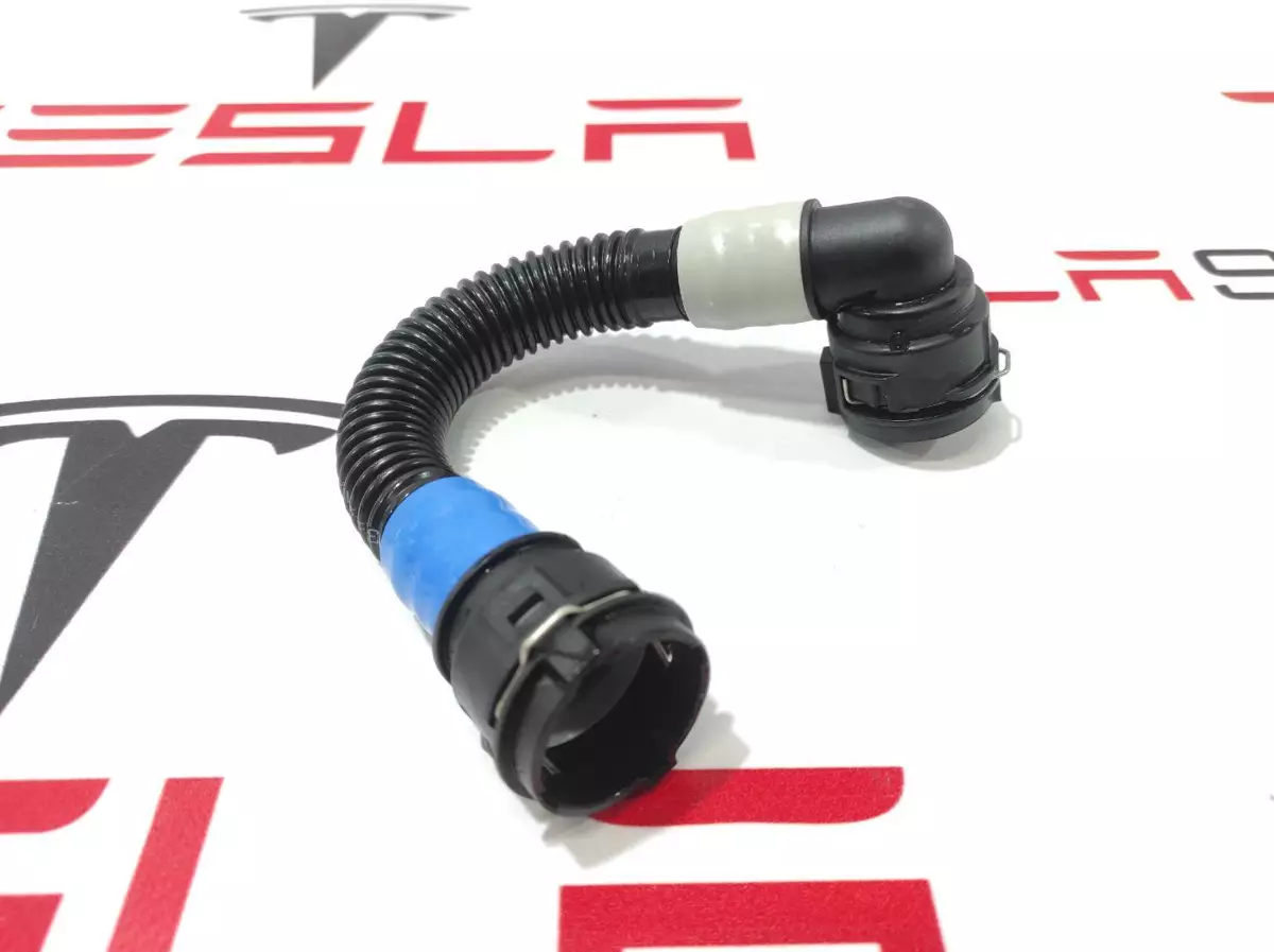 Патрубок к Tesla Model Y 2021