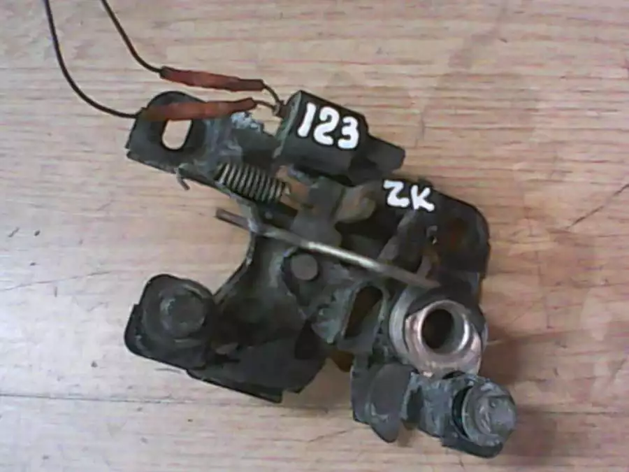 Замок капота к Audi A3 1999
