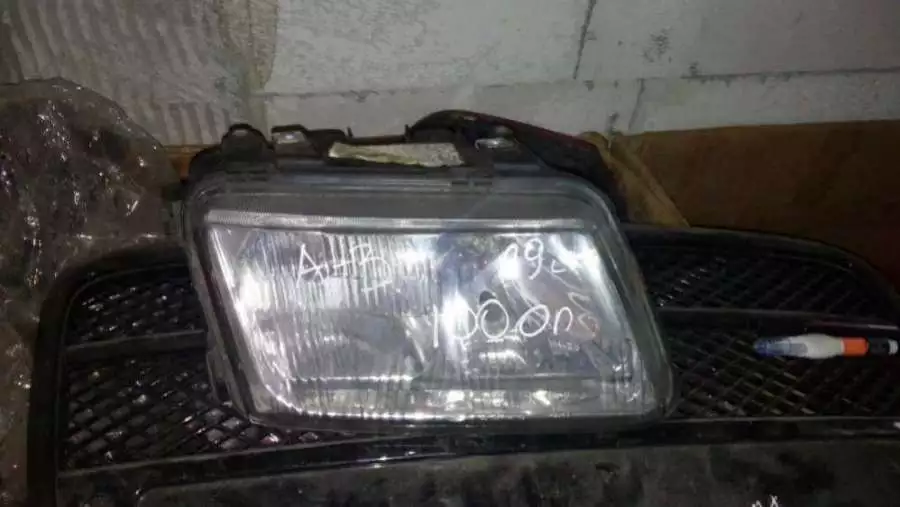 Фара правая к Audi A3 1999