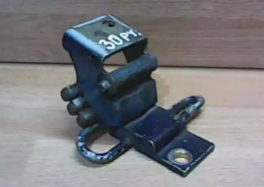 Петля двери к Audi A4 1997