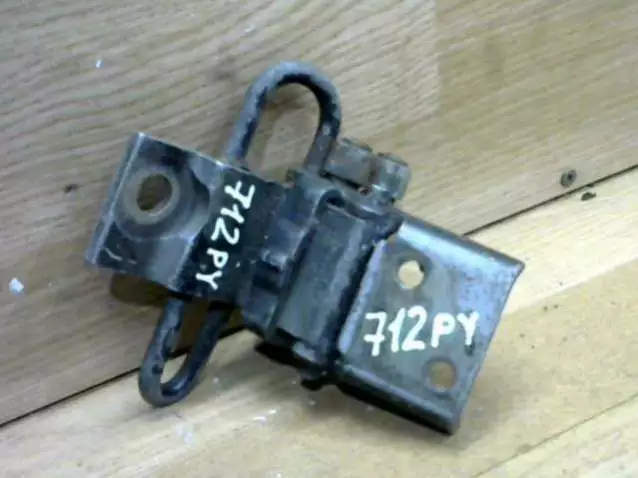 Петля двери к Audi A6 1996