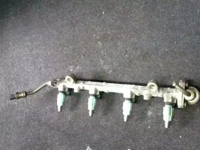 Форсунка к Mitsubishi Carisma 1997
