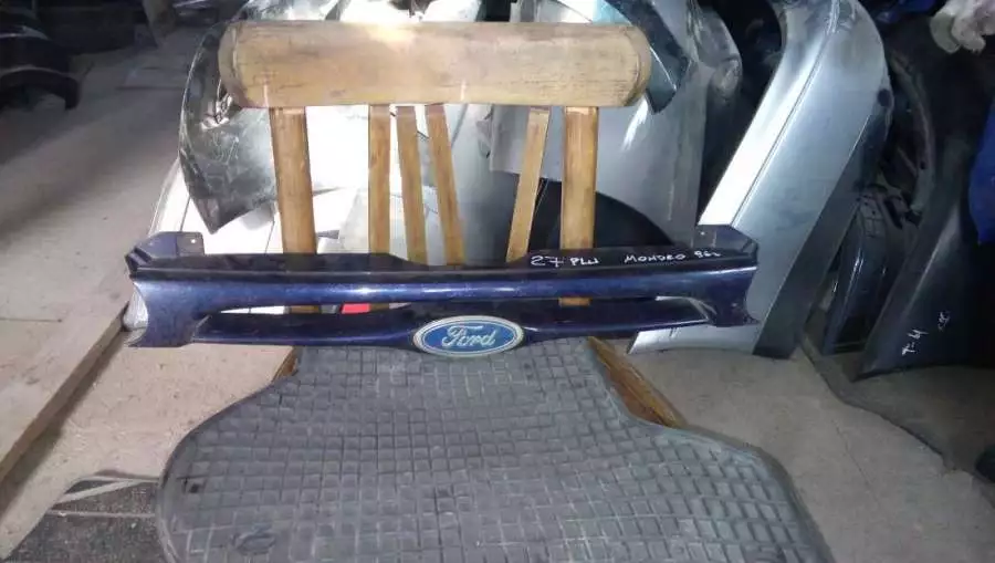 Решетка радиатора к Ford Mondeo 1996