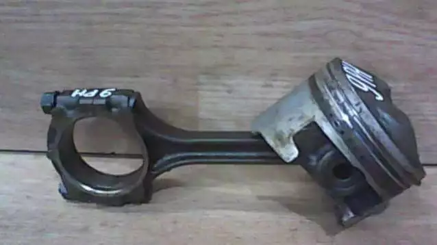 Поршень к Mitsubishi Galant 1997