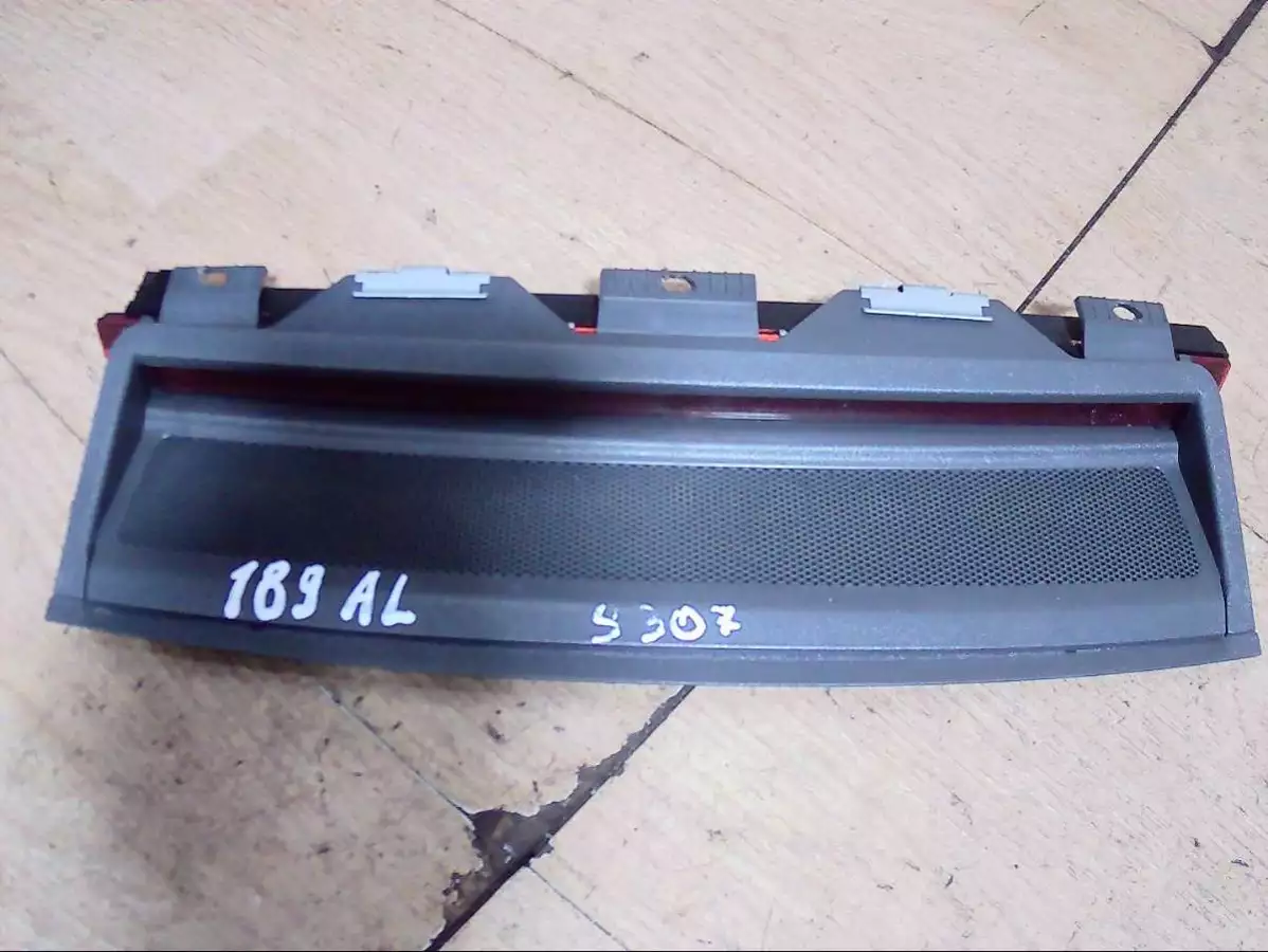 Стоп-сигнал к Audi A6 1998