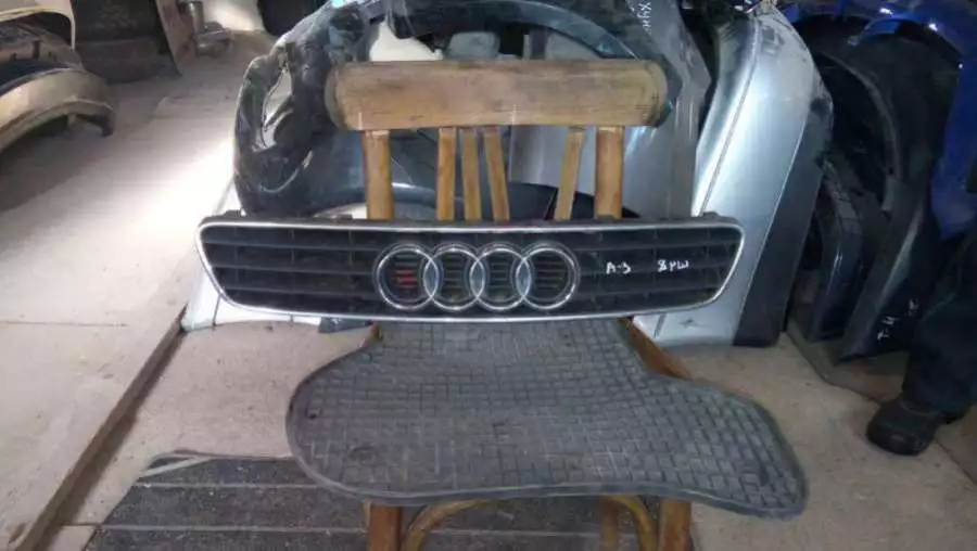 Решетка радиатора к Audi A3 1998