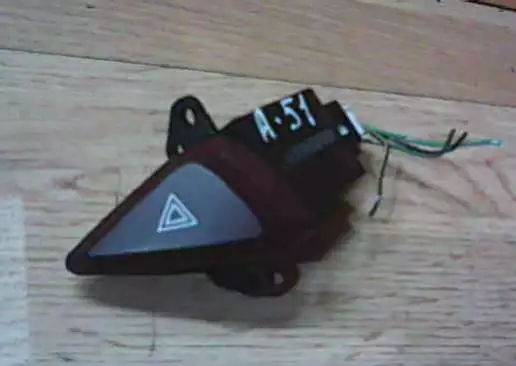 Кнопка  к Mitsubishi Space Runner 2001