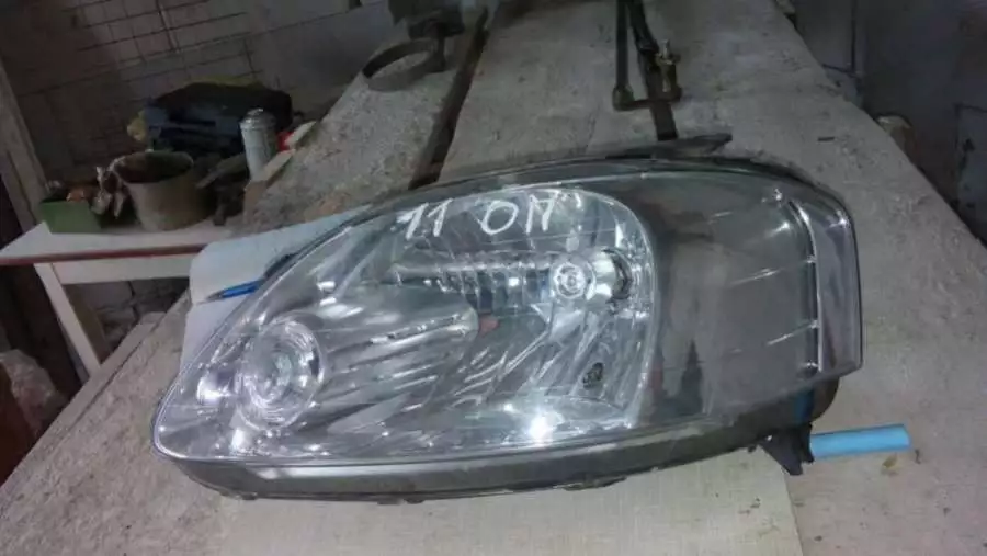 Фара левая к Volkswagen Lupo 2004