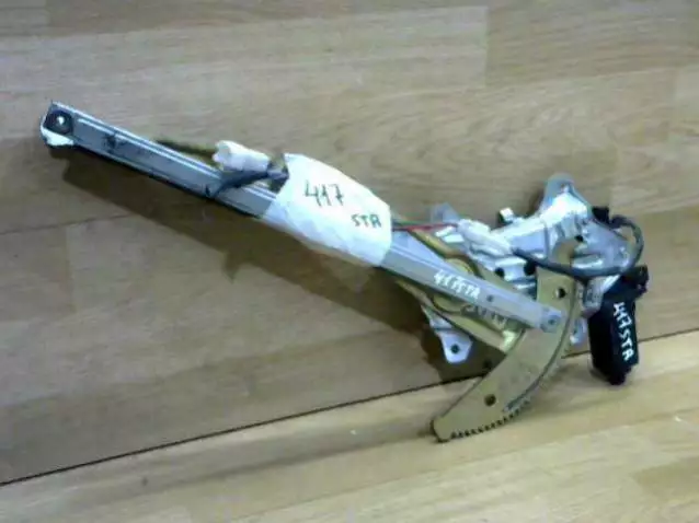 Стеклоподъемник к Toyota Paseo 1995