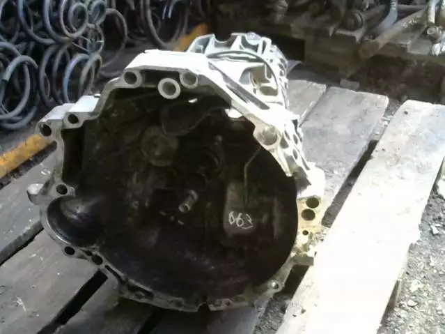 КПП механическая (МКПП) 5-ступенчатая к Audi A4 1999