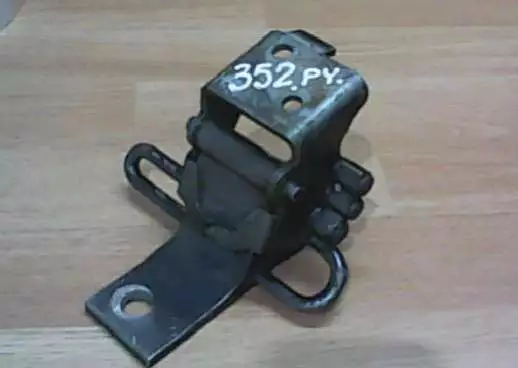 Петля двери к Audi A8 1999